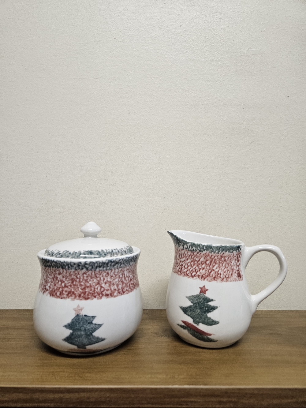 Gibson Christmas Star Ceramic Holiday Sugar and Creamer Set White Red Green